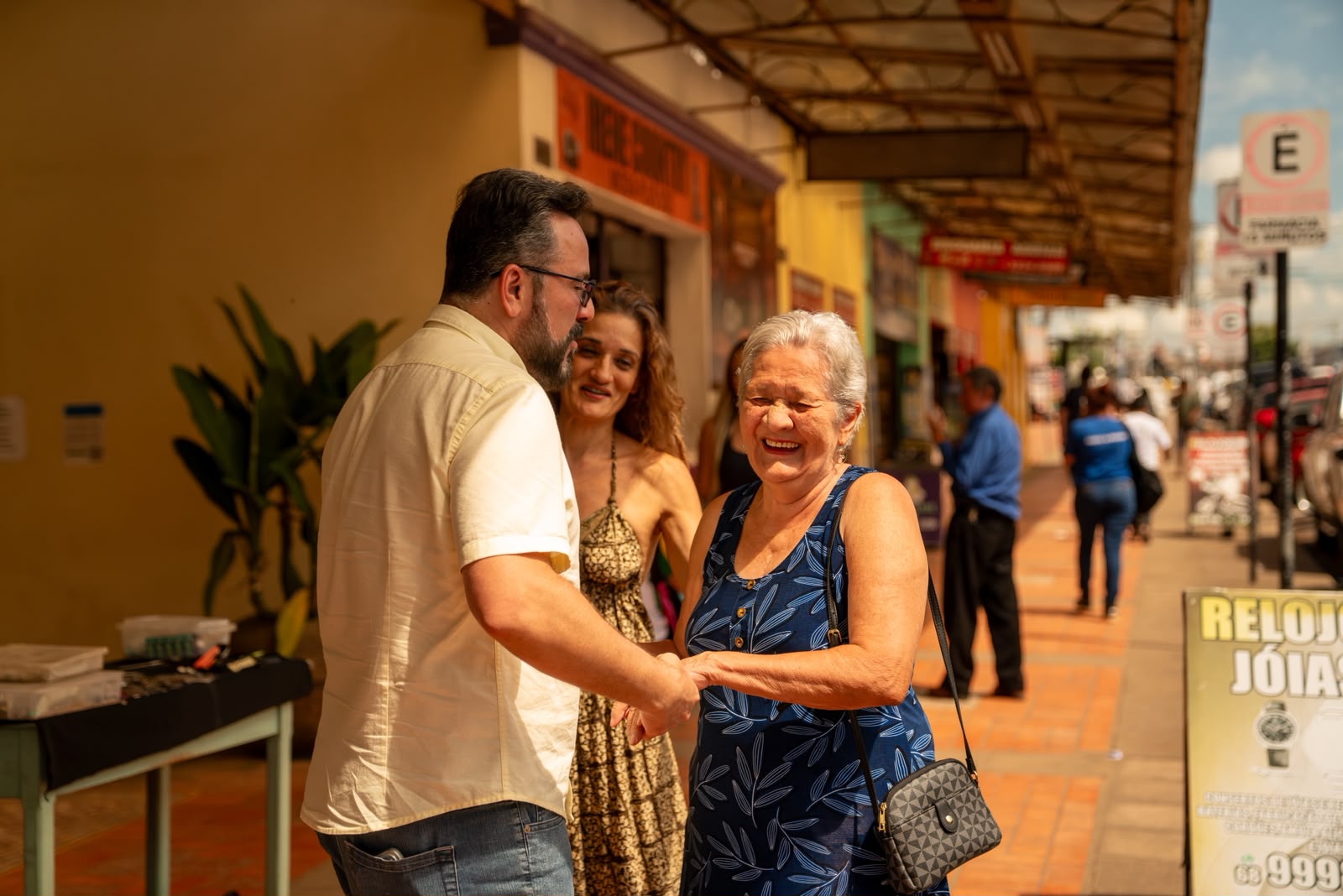 Nas ruas de Rio Branco, Alan Rick recebe manifestações de apoio e ouve apelos da população